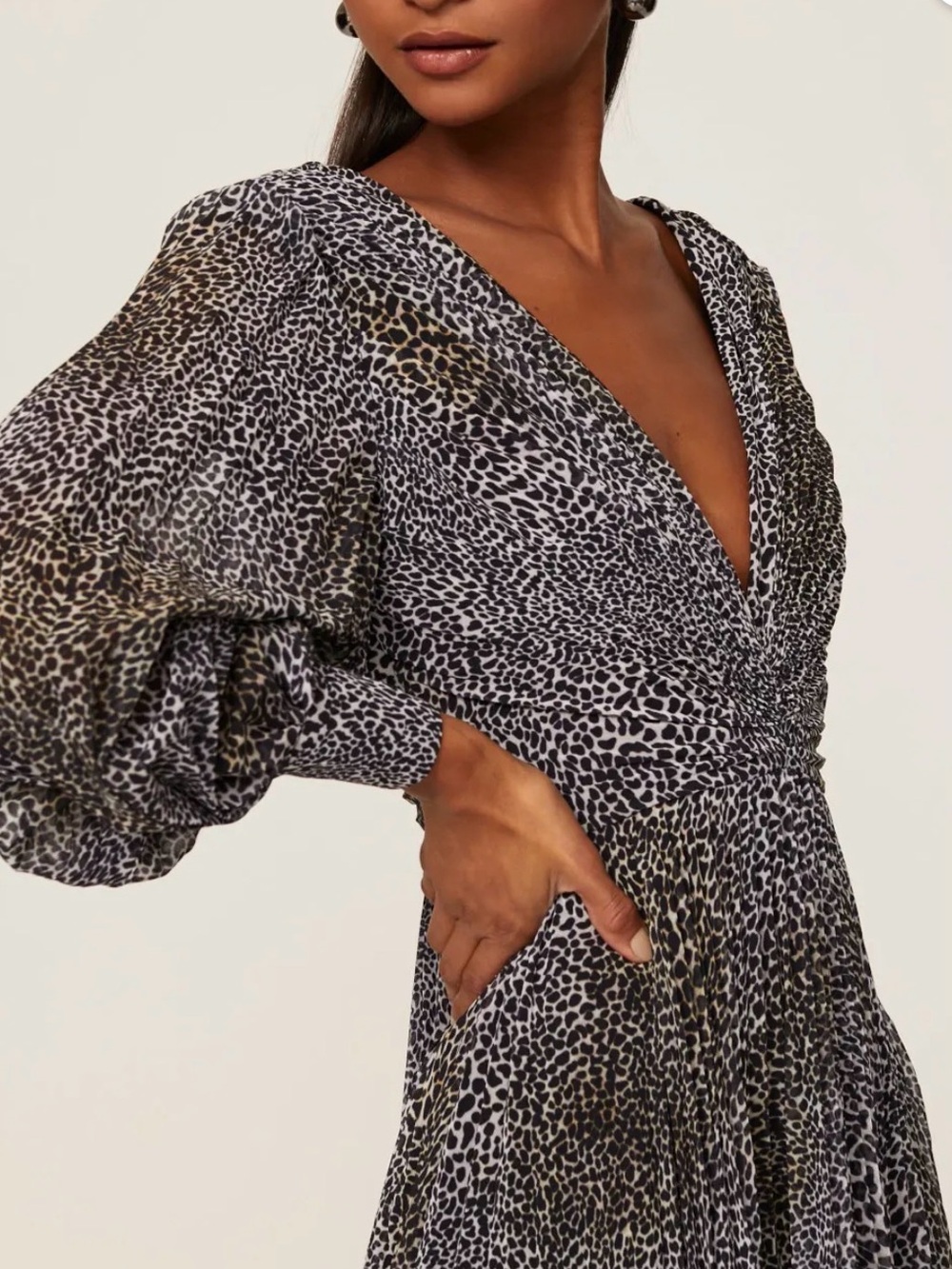 Badgley Mischka Pleated Leopard Deep V Gown size 4 retail $914